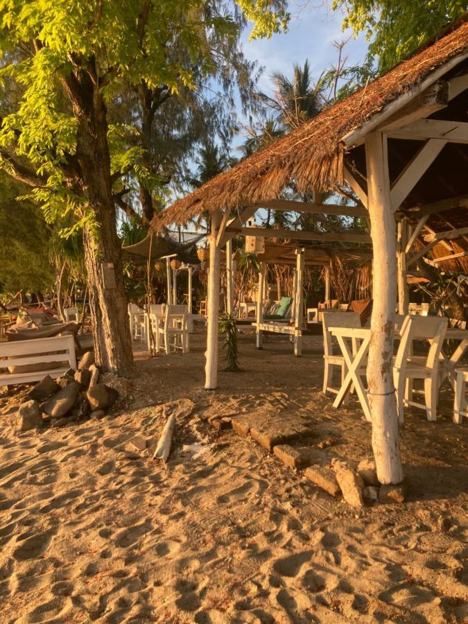 Gili Air Santay Bungalows Exterior photo